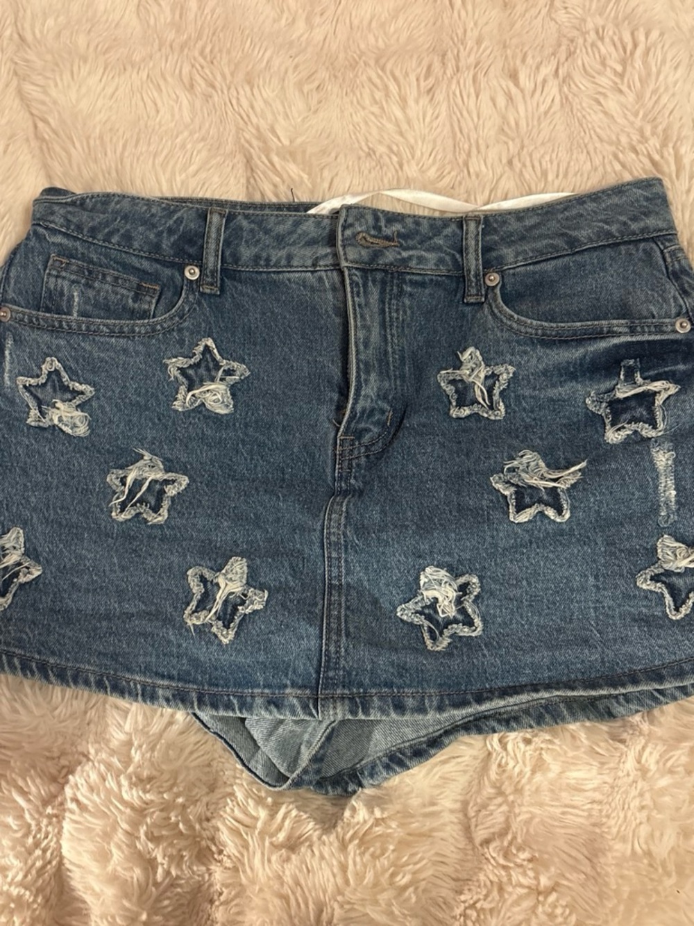 Altar'd State Distressed Star Appliqué Denim Shorts - Blue
